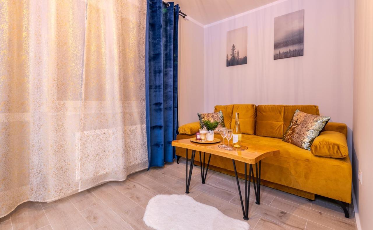 우스트르치키 돌네 Apartament Kasztelan 아파트 외부 사진