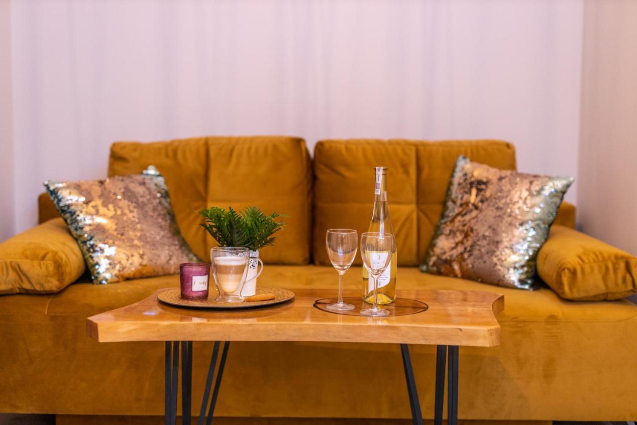 우스트르치키 돌네 Apartament Kasztelan 아파트 외부 사진